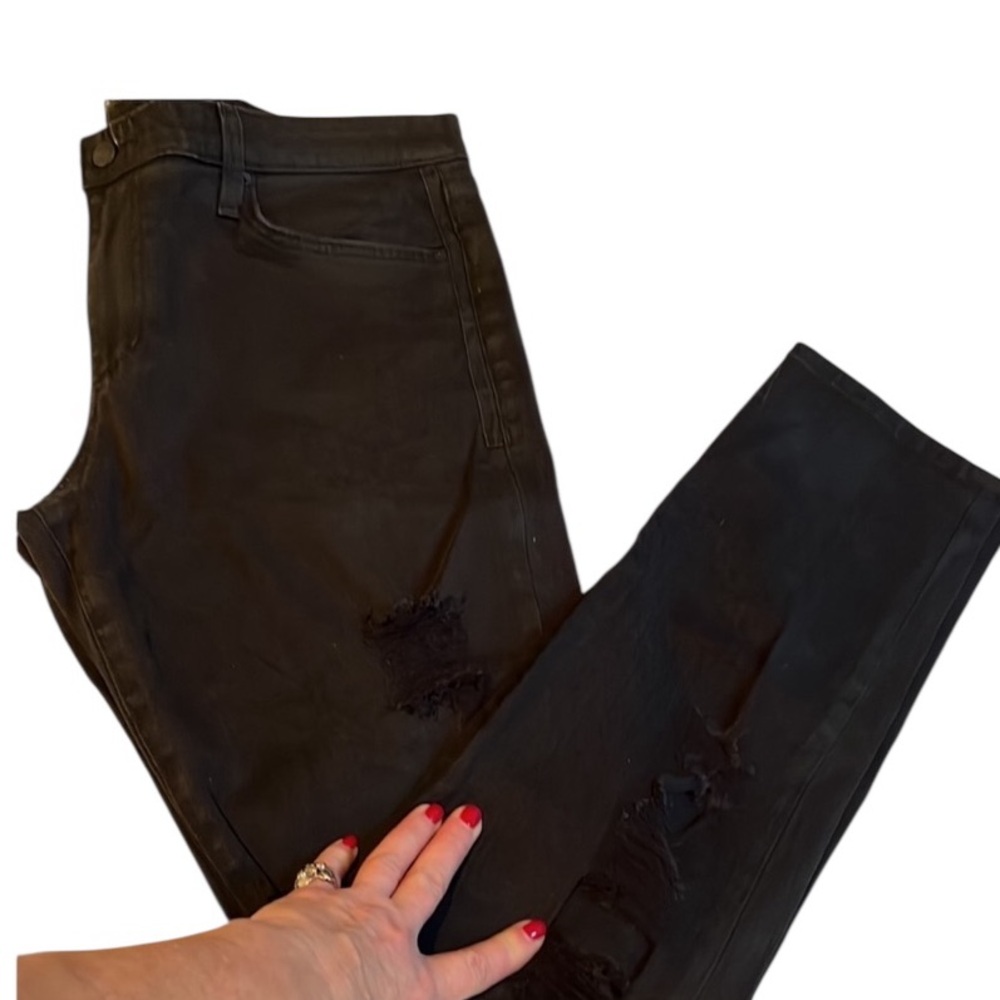 Joe’s Jeans size 32 black boyfriend slim slightly coated stretch distressed